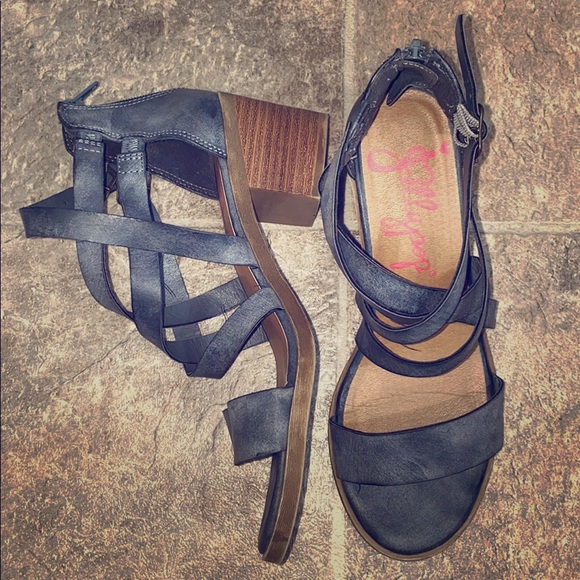 charcoal grey sandals